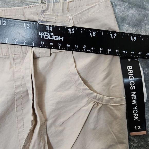 Briggs New York Women's Shorts New sz !2 Cotton Beige 5.5 in inseam - Picture 5 of 11